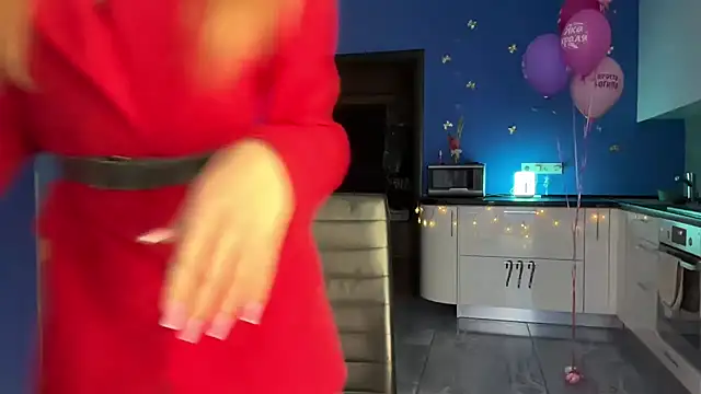 Snapshot of Jolienne chatting on December 21, 9:00 pm Jolienne online show from December 21, 9:00 pm