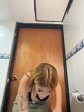 LeahCat69 online show from November 29, 1:52 am