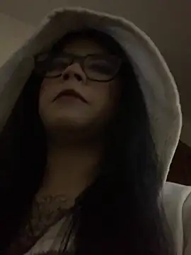 Dannii- online show from April 11, 1:10 am