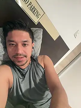 Jhonneeey online show from May 3, 1:22 am