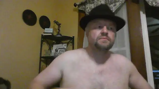 Snapshot of TheOneDonShaun chatting on November 22, 6:12 am TheOneDonShaun online show from November 22, 6:12 am