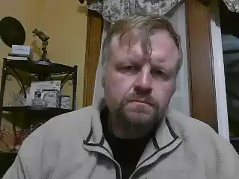 Snapshot of TheOneDonShaun chatting on December 5, 5:38 am TheOneDonShaun online show from December 5, 5:38 am