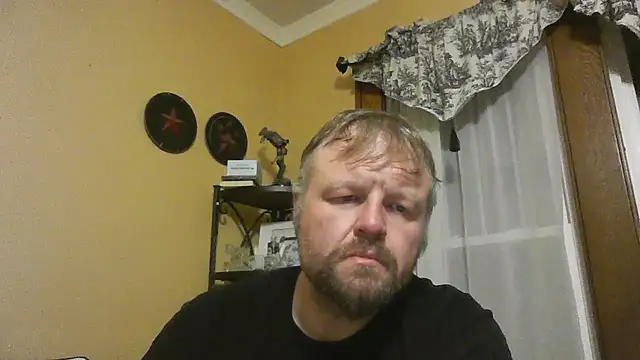 Snapshot of TheOneDonShaun chatting on December 14, 5:13 am TheOneDonShaun online show from December 14, 5:13 am