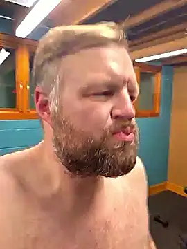 Snapshot of TheOneDonShaun chatting on February 8, 5:22 am TheOneDonShaun online show from February 8, 5:22 am