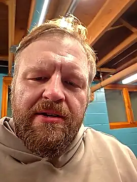 Snapshot of TheOneDonShaun chatting on February 11, 3:44 am TheOneDonShaun online show from February 11, 3:44 am