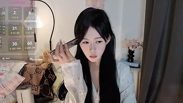 YuYu317 online show from March 22, 2:20 pm