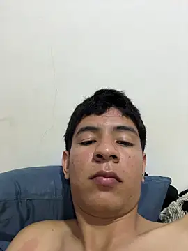 andresinh  online show from November 18, 2:17 am