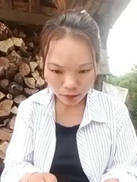 yu-zhen online show from December 17, 2:50 am