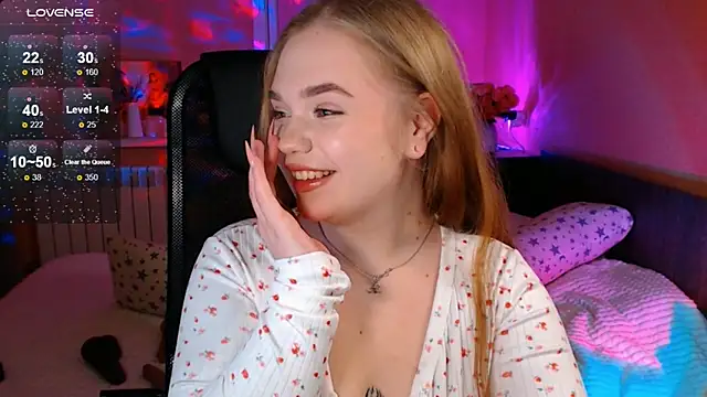 Snapshot of EmiRisse chatting on November 28, 4:42 pm EmiRisse online show from November 28, 4:42 pm