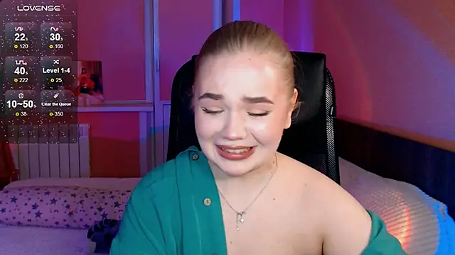 Snapshot of EmiRisse chatting on December 1, 3:39 pm EmiRisse online show from December 1, 3:39 pm