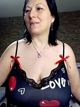 LeillaaX online show from April 3, 7:17 am