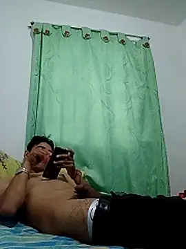 Snapshot of noah77_ chatting on March 17, 1:58 pm noah77 online show from March 17, 1:58 pm