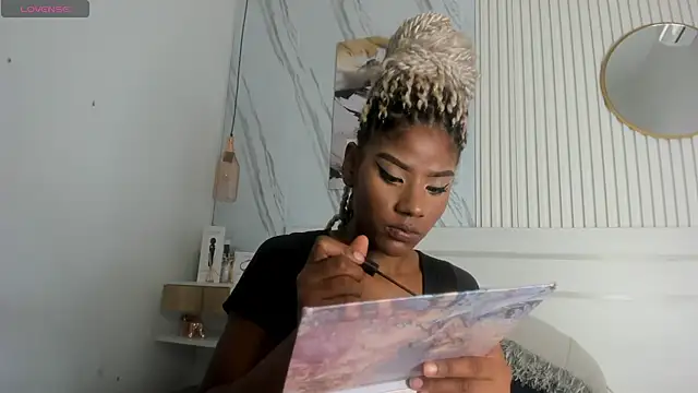 Snapshot of Afro_Luna chatting on January 19, 11:36 am Afro Luna online show from January 19, 11:36 am