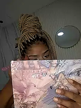 Snapshot of Afro_Luna chatting on May 8, 11:15 am Afro Luna online show from May 8, 11:15 am