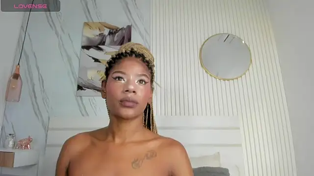 Snapshot of Afro_Luna chatting on May 29, 11:08 am Afro Luna online show from May 29, 11:08 am