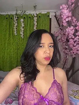 Esmerald 1111 online show from April 7, 11:10 am