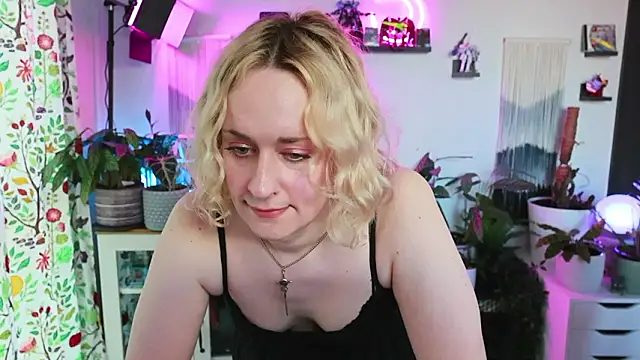 xzoeyryanx online show from March 27, 5:45 pm