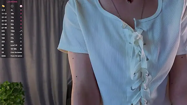 UmbraVelour online show from April 14, 1:17 pm