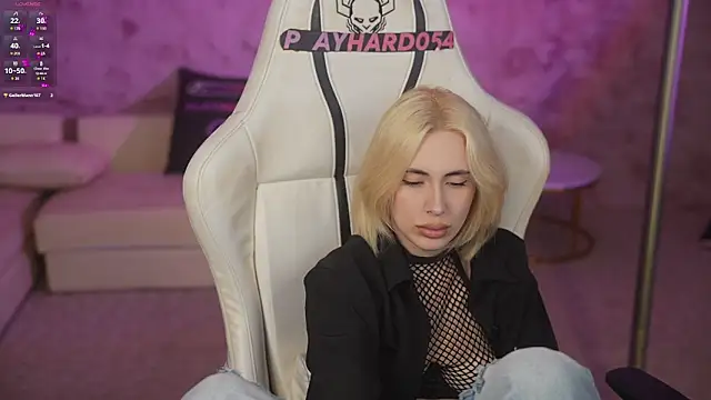 Kara cat online show from April 3, 10:41 pm