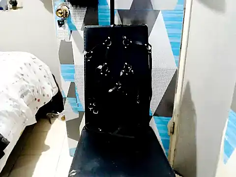 Snapshot of Savannah_Cock chatting on January 19, 10:52 am Savannah Cock online show from January 19, 10:52 am