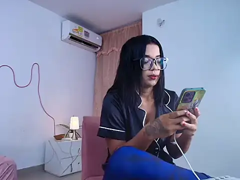 Snapshot of Luna_lexy04 chatting on April 13, 8:31 am Luna lexy04 online show from April 13, 8:31 am