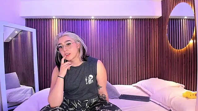 Snapshot of GabyRose9 chatting on April 23, 8:22 pm GabyRose9 online show from April 23, 8:22 pm