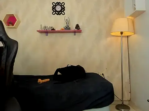 iam milu19 online show from November 18, 7:40 pm