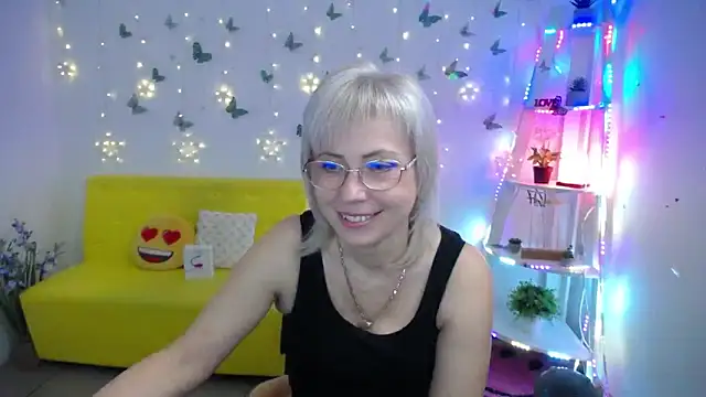 Snapshot of LaurenWishy chatting on April 27, 5:22 pm LaurenWishy online show from April 27, 5:22 pm