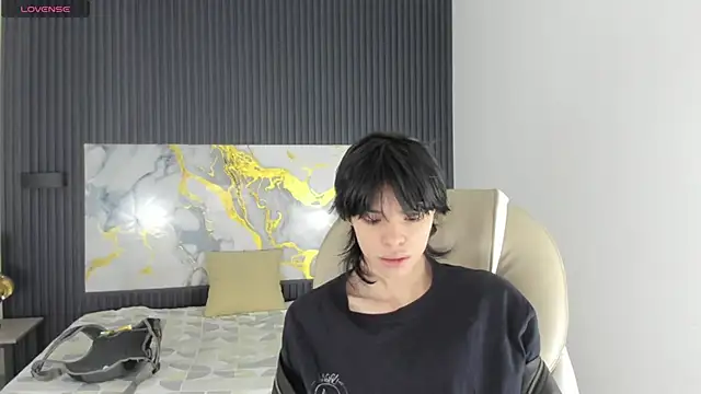 Sylasfrost online show from December 5, 7:10 pm