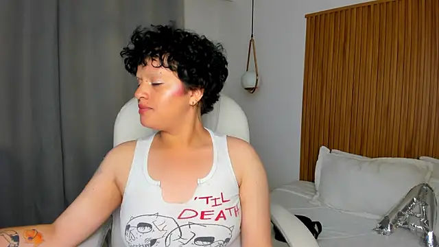 Alaska deluxe online show from January 19, 1:09 am