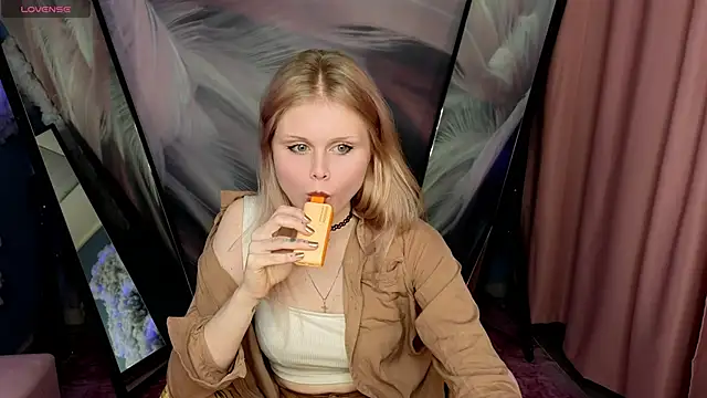 AnoraAmore online show from November 26, 6:47 am