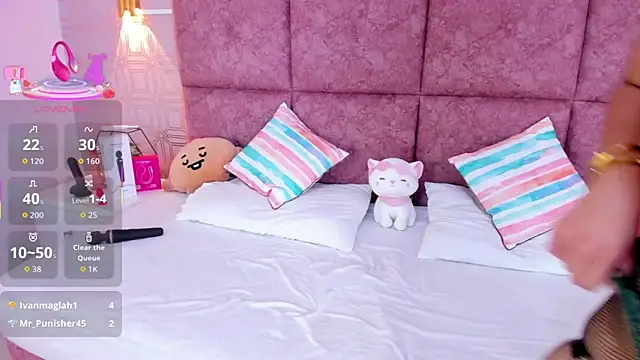 NathalieRoss1 online show from March 18, 5:43 am