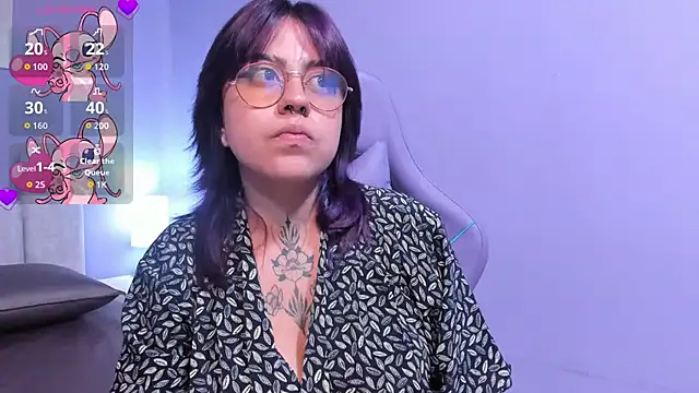 Snapshot of Iam_kuromi chatting on November 20, 3:18 am Iam kuromi online show from November 20, 3:18 am