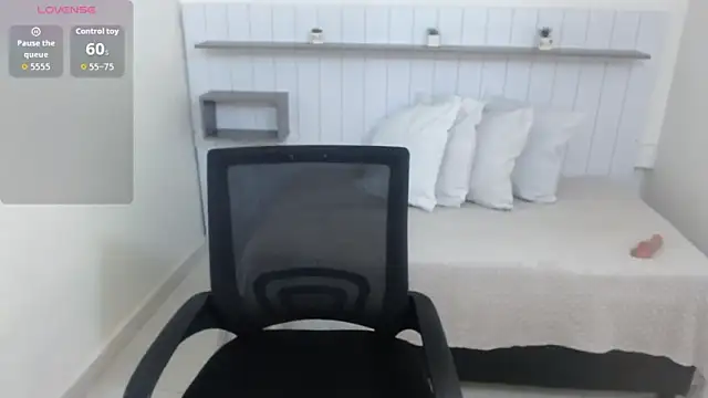 Ivonny Hot online show from April 13, 3:56 am