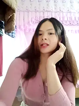 quynhquynh  online show from January 8, 5:21 am