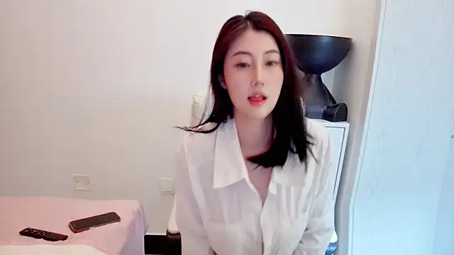 XIAOFENG-2025 online show from December 22, 8:44 am