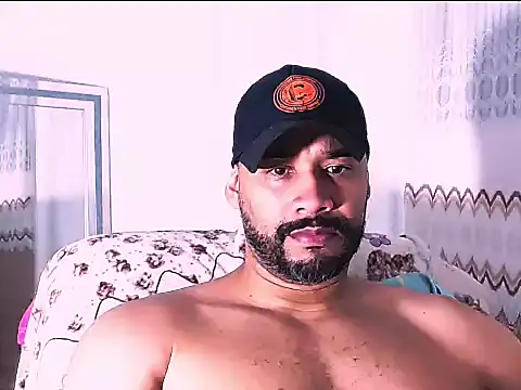 Snapshot of musclehetero chatting on March 19, 4:27 am musclehetero online show from March 19, 4:27 am