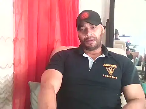 Snapshot of musclehetero chatting on May 7, 2:11 pm musclehetero online show from May 7, 2:11 pm