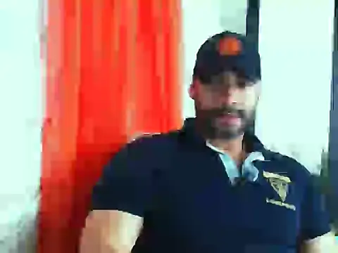 Snapshot of musclehetero chatting on May 16, 8:07 pm musclehetero online show from May 16, 8:07 pm