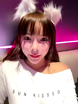 Snapshot of bingmeiren_missy chatting on November 19, 6:08 pm bingmeiren missy online show from November 19, 6:08 pm