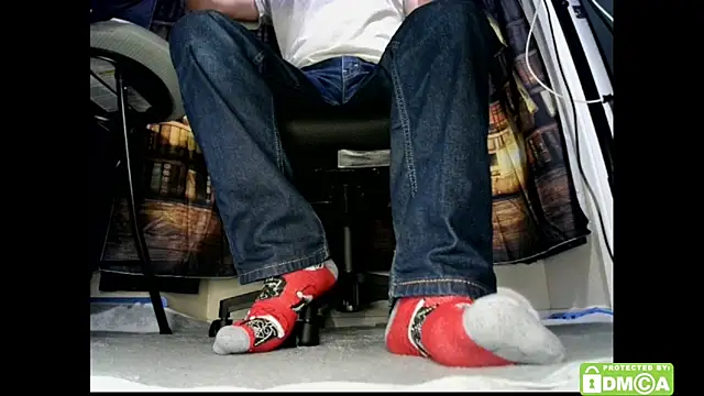 Snapshot of justshutupandwatch chatting on January 31, 8:29 pm justshutupandwatch online show from January 31, 8:29 pm