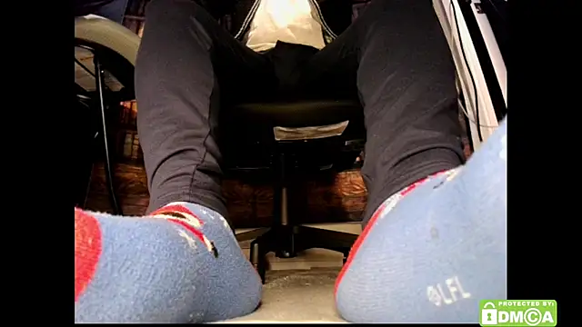 Snapshot of justshutupandwatch chatting on February 1, 9:02 pm justshutupandwatch online show from February 1, 9:02 pm