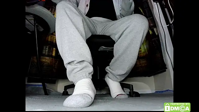 Snapshot of justshutupandwatch chatting on February 4, 5:41 pm justshutupandwatch online show from February 4, 5:41 pm