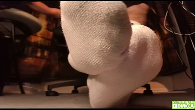 Snapshot of justshutupandwatch chatting on February 20, 6:37 am justshutupandwatch online show from February 20, 6:37 am