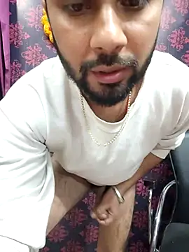 Cute Lucky online show from December 3, 9:07 am