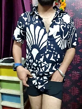 Cute Lucky online show from March 5, 6:15 pm