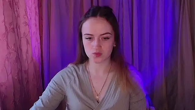 Snapshot of Illa_May chatting on February 3, 6:40 am Illa May online show from February 3, 6:40 am