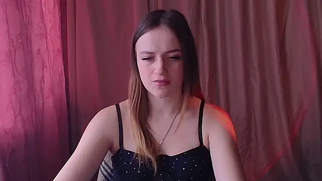 Snapshot of Illa_May chatting on February 22, 10:47 am Illa May online show from February 22, 10:47 am