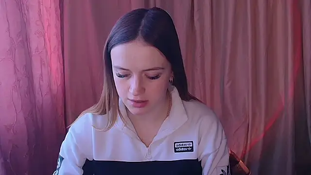 Snapshot of Illa_May chatting on February 28, 11:33 am Illa May online show from February 28, 11:33 am