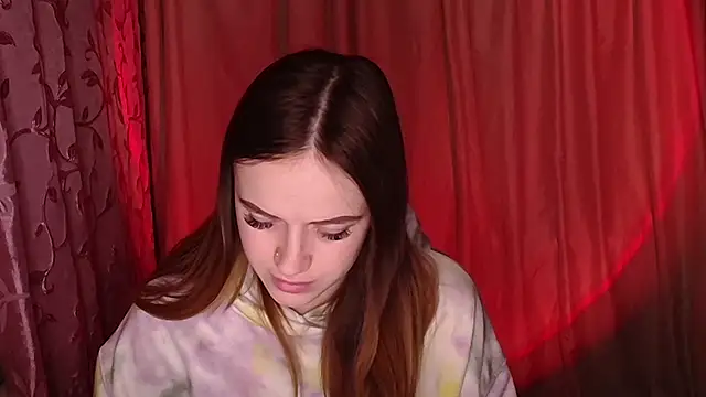 Snapshot of Illa_May chatting on March 4, 7:31 pm Illa May online show from March 4, 7:31 pm